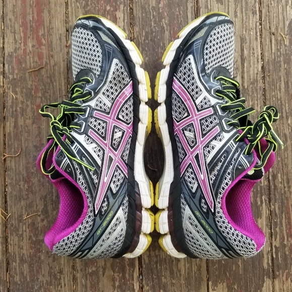 Women's ASICS gel GT 2000 shoes sz 9 - Picture 2 of 10